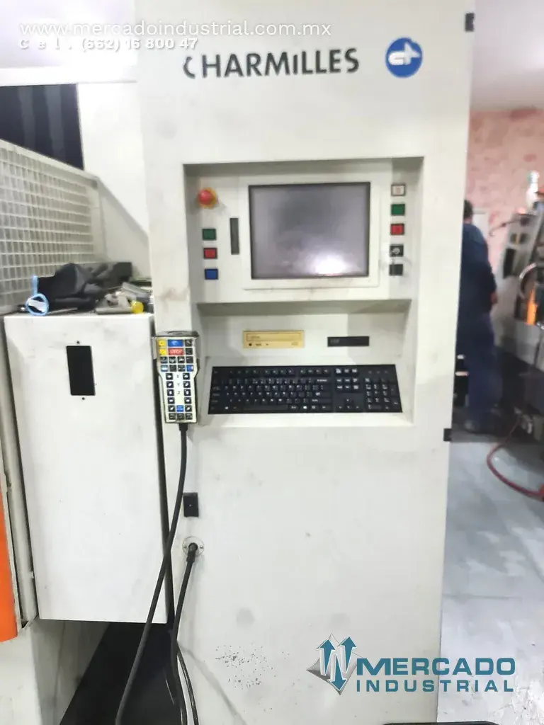 Máquina de electroerosión por hilo modelo ROBOFIL 440CC marca CHARMILLES - imagen 1