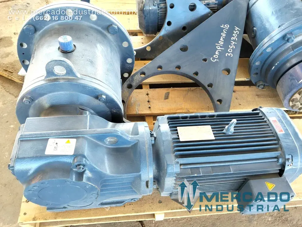 Motorreductor 241:1 ratio 7.5 HP 1760 RPM marca SEW-Euro Drive - imagen 1