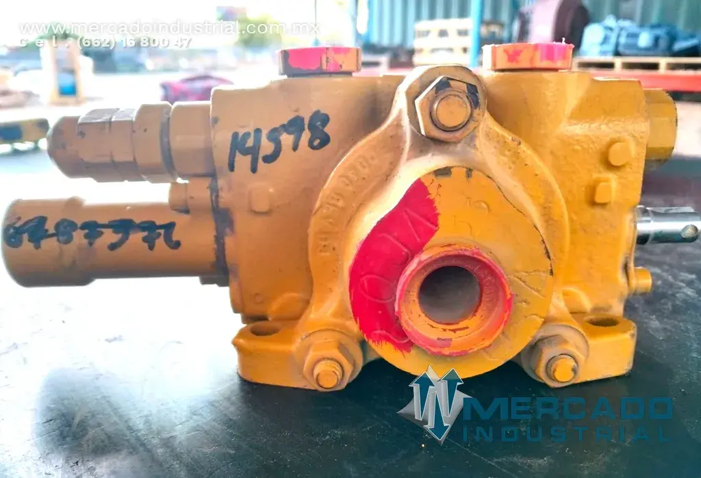 Conjunto válvula de pluma parte PB6922 marca Komatsu - imagen 1