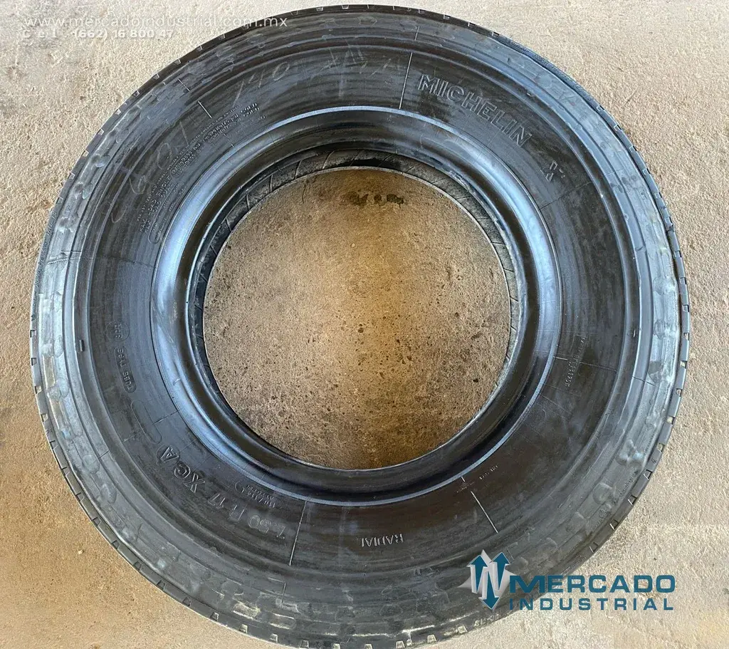 Llanta 7.50 R17 parte 825X15 marca Michelin - imagen 1