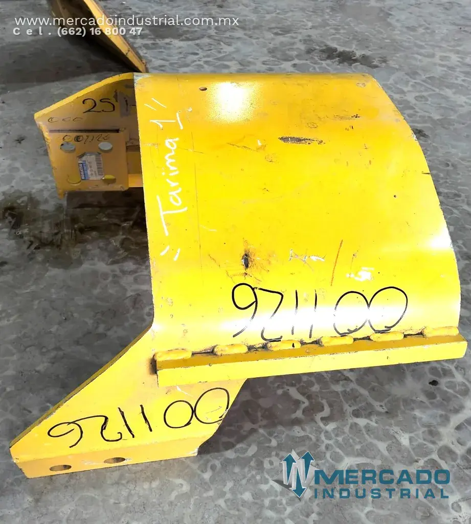 Komatsu 195-30-64132 COVER (D375A-5) - imagen 1