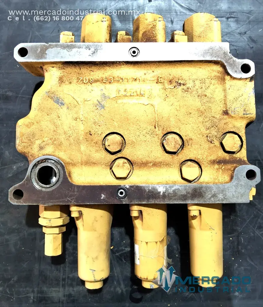 Komatsu 709-63-11501 CONTROL VALVE (D375A-5) - imagen 1