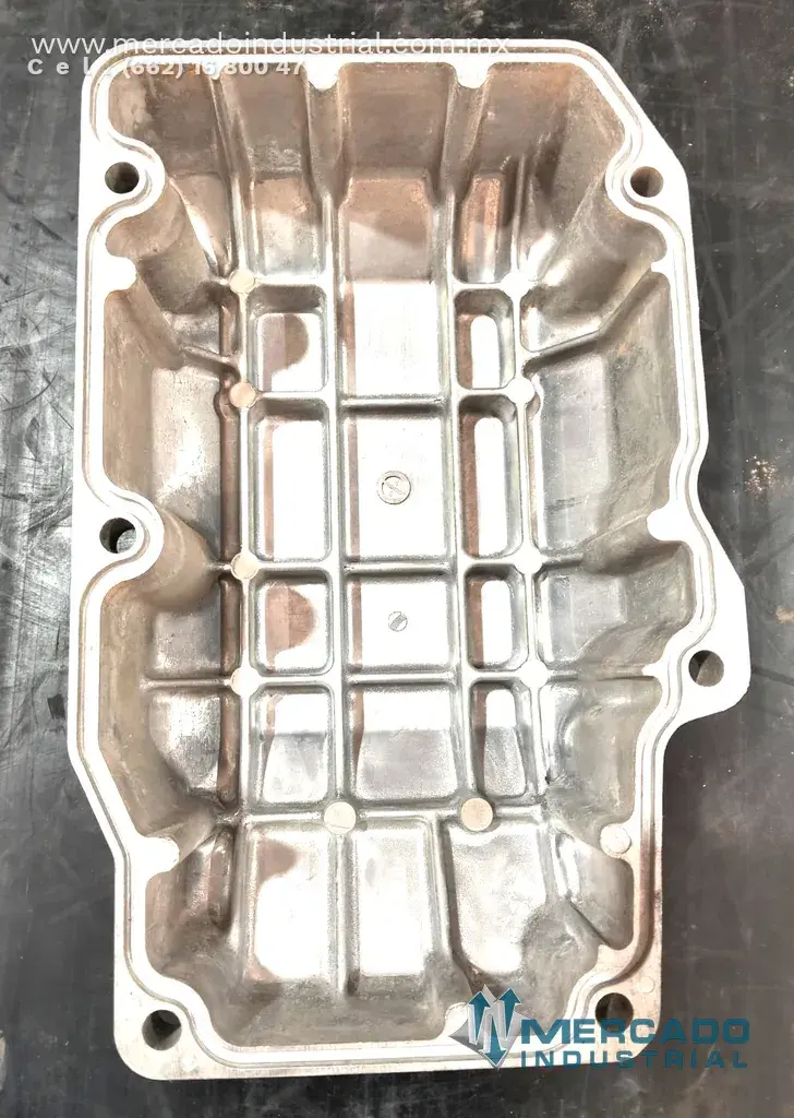 Komatsu 6240-11-8110 COVER (D375A-5) - imagen 1
