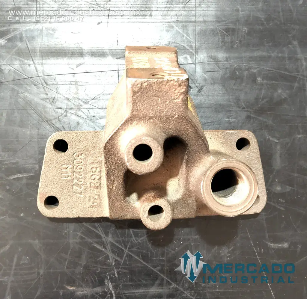 Komatsu 6216-71-3150 BRACKET PUMP (HD785-5) - imagen 1