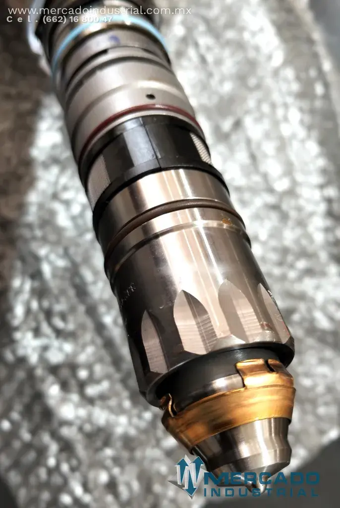 Komatsu 6560-11-1114 INJECTOR (D375A-5) - imagen 1
