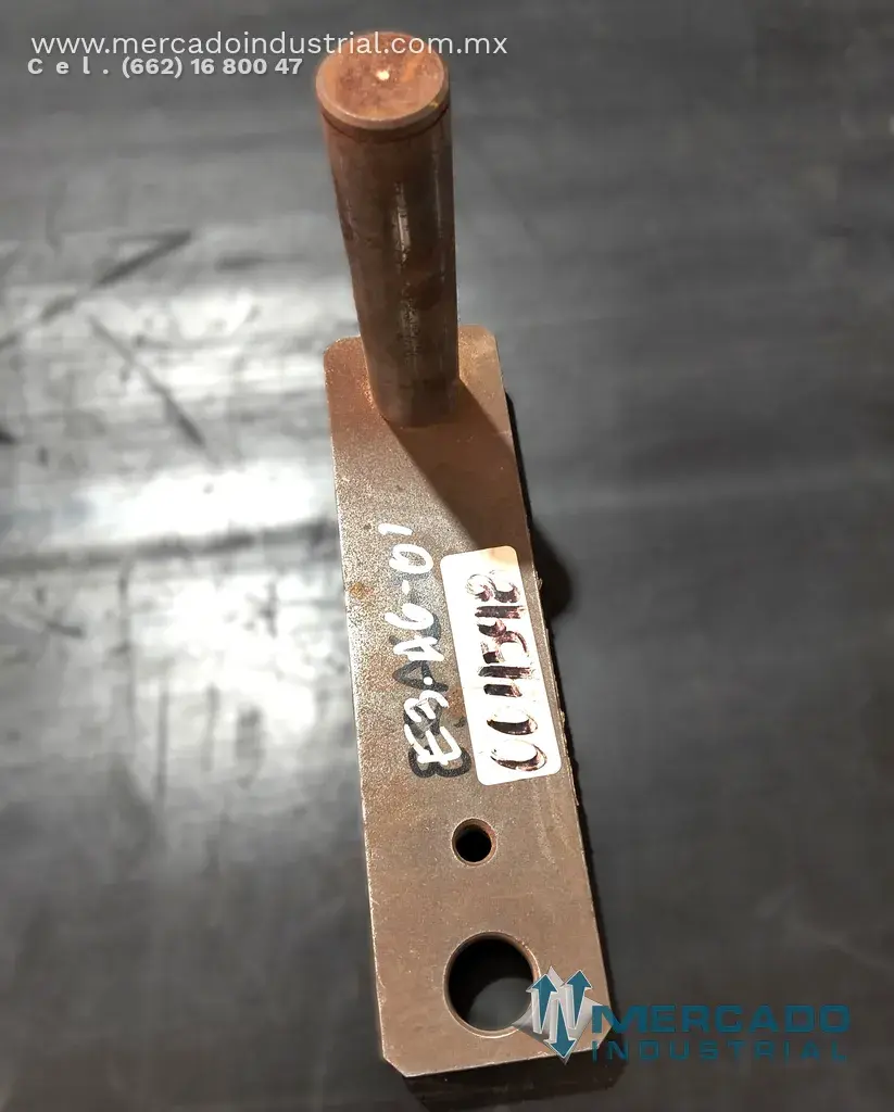 Komatsu 6216-64-4610 LEVER IDLER (WA900-3) - imagen 1