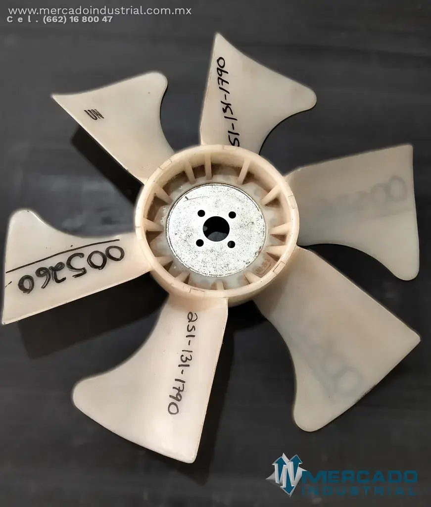 Komatsu YM129612-44700 FAN (SK815-5) - imagen 1