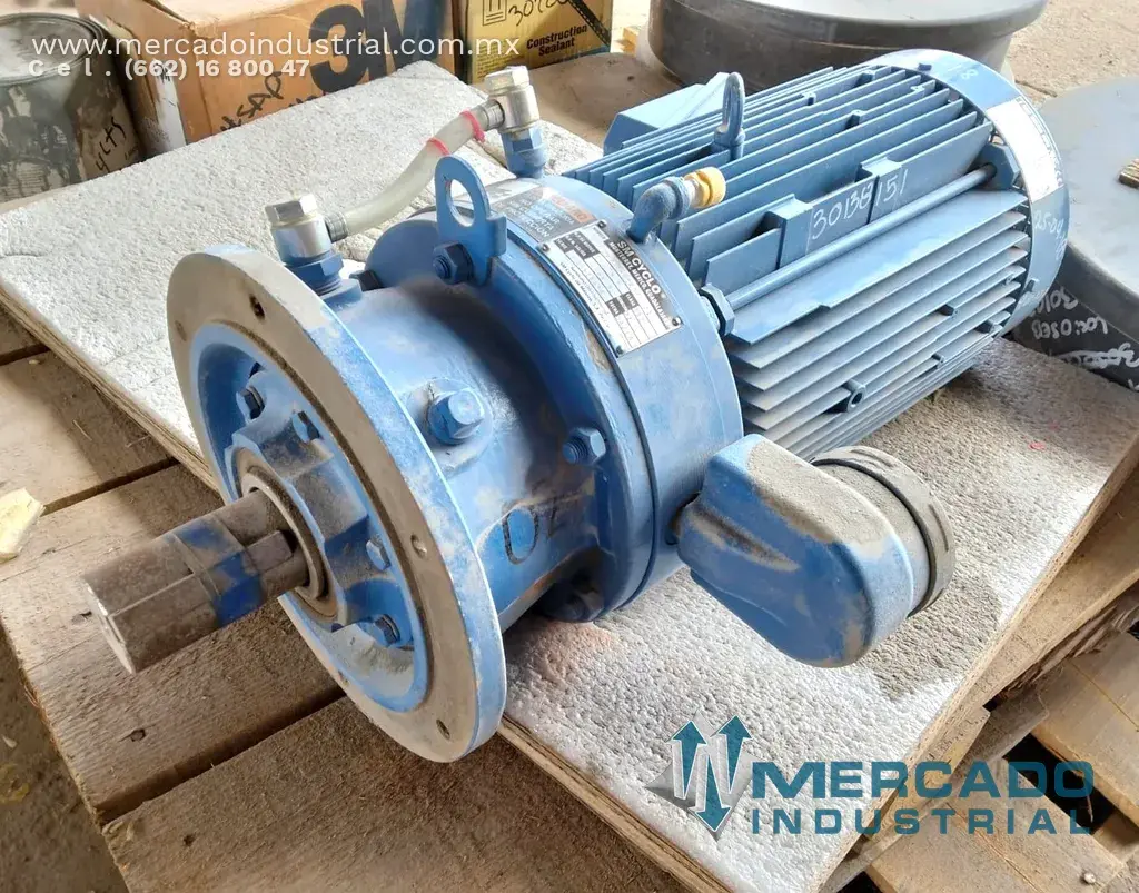 Motorreductor vertical trifásico 7.5 HP 1175 RPM marca Sumitomo - imagen 1