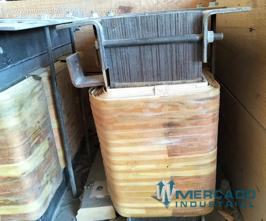 Inversor de reactor trifásico 700 AMPS parte 62035067 marca Hitran - imagen 1