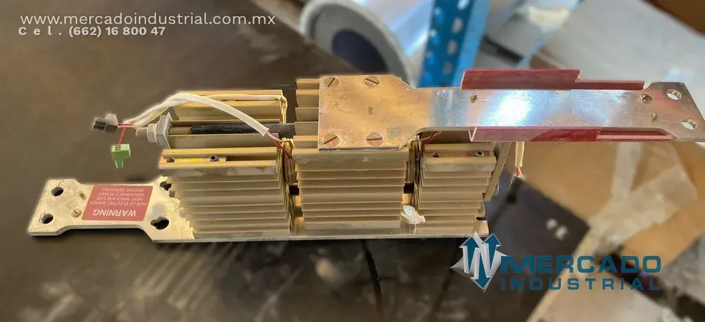 Poste de energía 480V 180A parte 4032-809-03 marca Allen Bradley - imagen 1