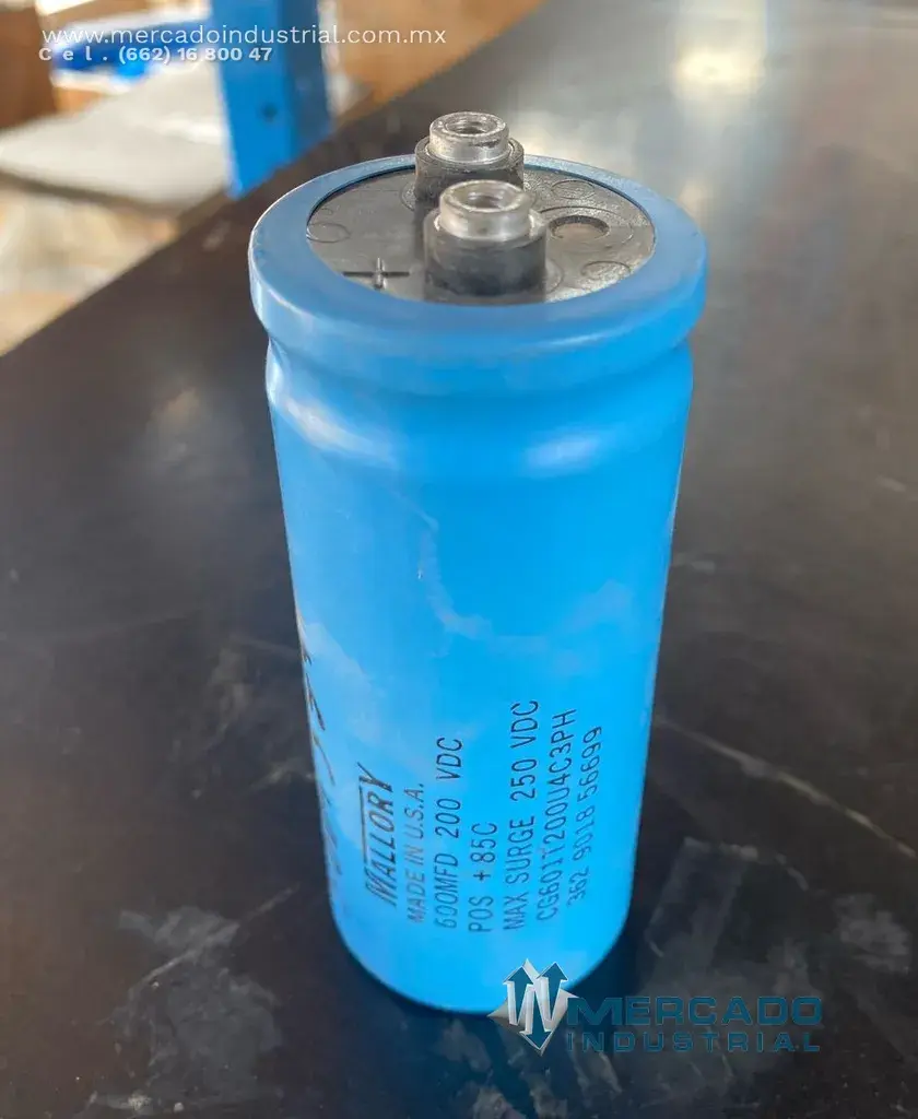 Capacitor 600 MFD 200 VDC parte CG601T200U4C3PH marca Mallory - imagen 1
