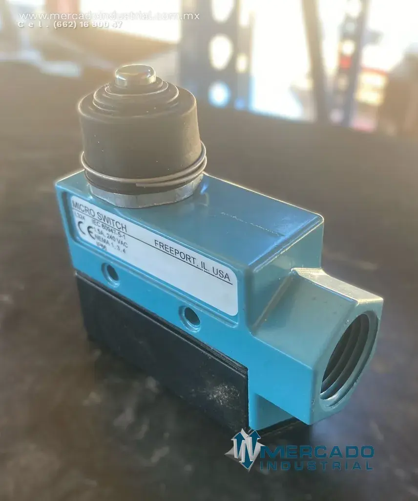 Micro interruptor 480 VAC 15 A parte L324 micro switch marca Caterpillar - imagen 1