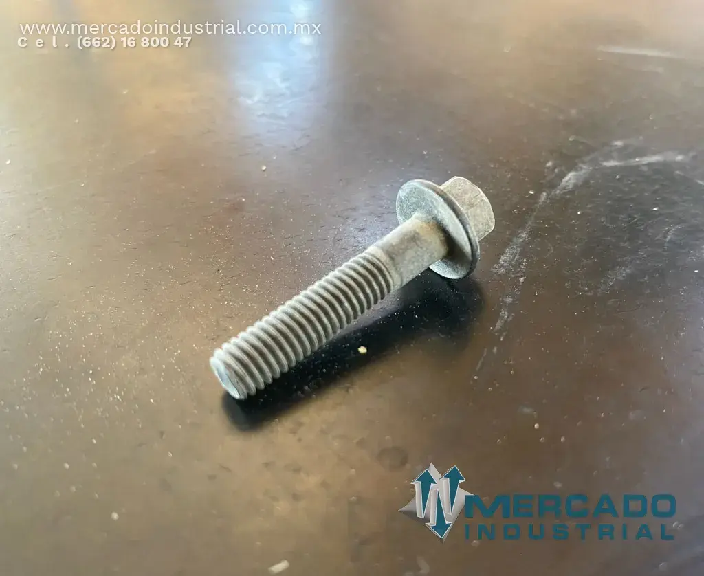 Tornillo hexagonal grado 9.8 3mm x 1/2" parte 3900628 marca Cummins - imagen 1