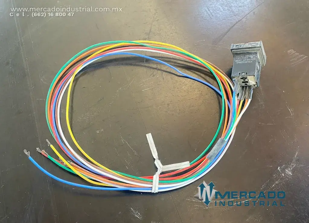Botón reseteo de sobrecarga  parte 79Q1675D1 marca P&H - imagen 1