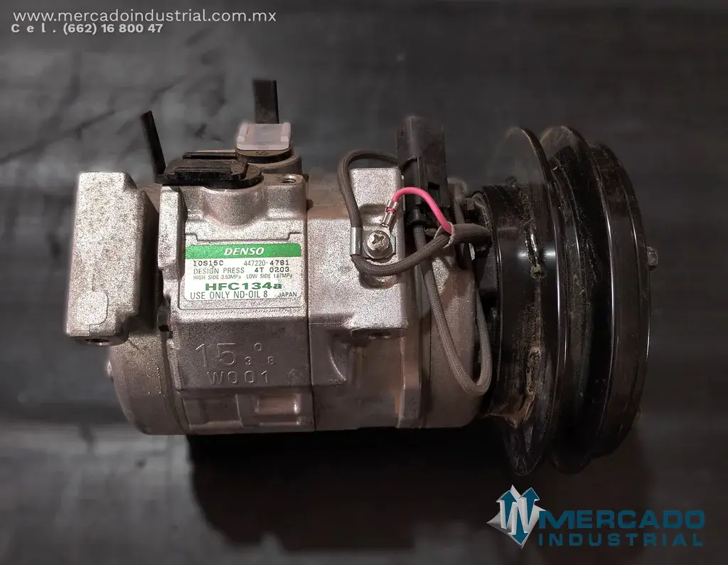 Komatsu 421-07-31221 COMPRESSOR ASSEMBLY (D155AX-6) - imagen 1