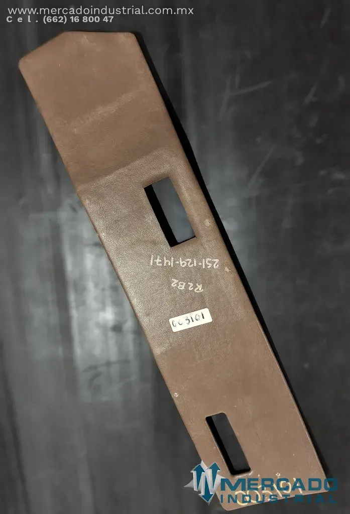 Komatsu 561-54-62622 PAD DOOR (HD785-5LC) - imagen 1