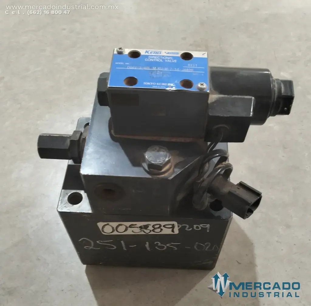 KOMATSU 561-60-62201 VALVE ASSEMBLY (HD785-5LC) - imagen 1