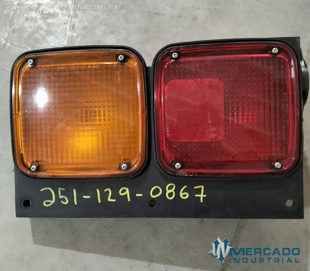 KOMATSU 566-06-14311 LAMP ASSEMBLY RH (HD785-5) - imagen 1