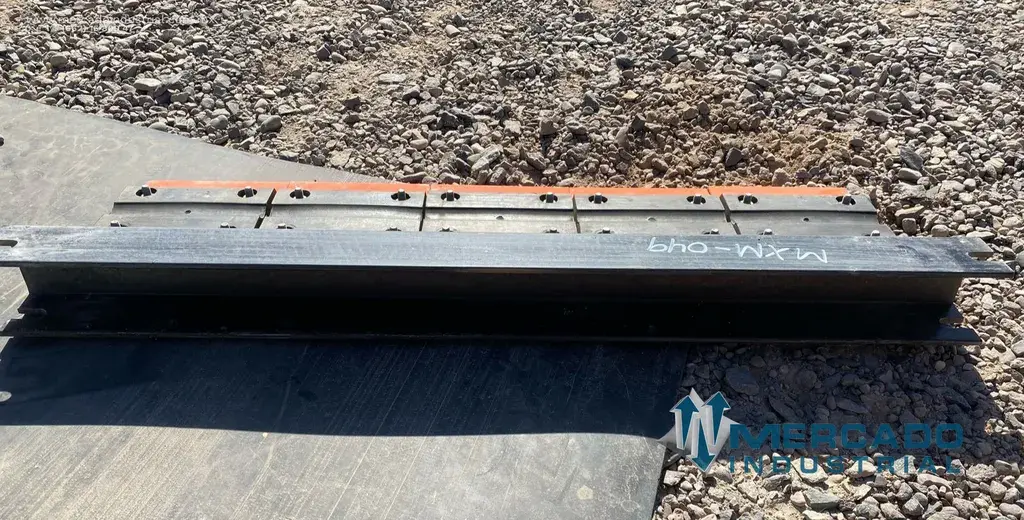 Limpiador secundario de banda 86 cm parte SQ2CSC-36R30MRP0 marca Martin Engineering - imagen 1