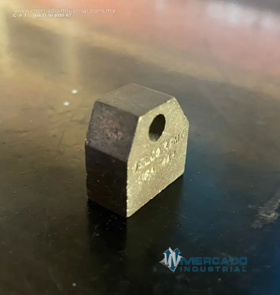 Cepillo de arranque 2 cm x 2 cm parte 464 marca Delco - imagen 1
