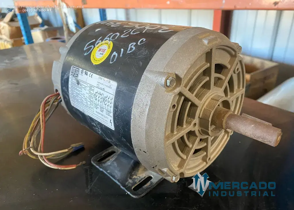 Motor eléctrico trifásico 1 HP 4 polos 1740 RPM marca WEG - imagen 1