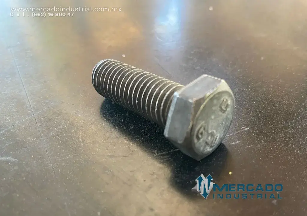 Tornillo hexagonal 3/8" parte 3064111 marca Cummins - imagen 1