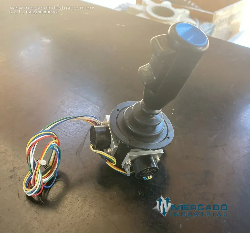 Palanca de mando para propulsión de gato parte 58361226 marca Atlas Copco - imagen 1