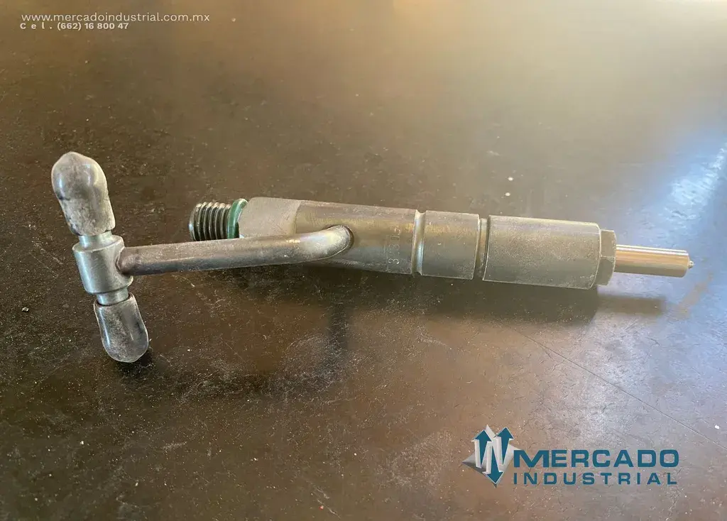 Inyector de combustible parte 6646906 marca Melroe - imagen 1