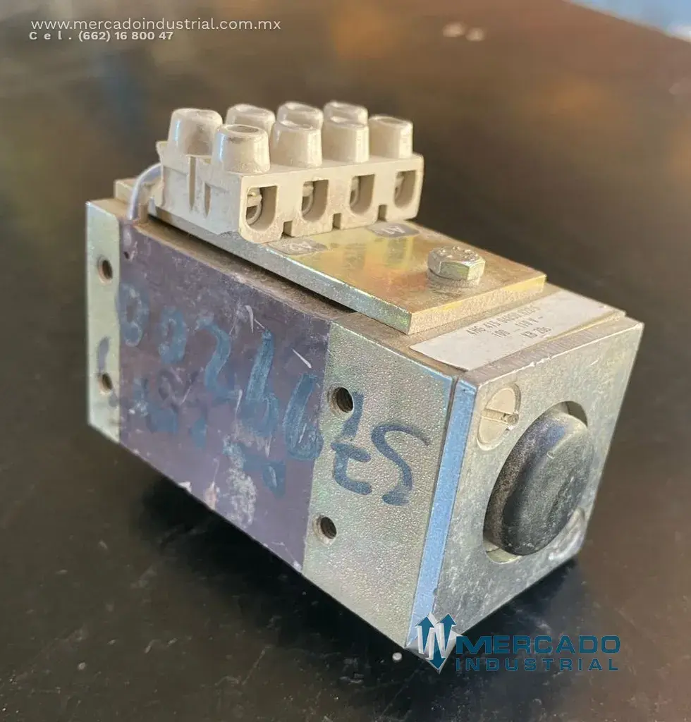 Electroimán 110 V parte 4HG413048508225 - imagen 1