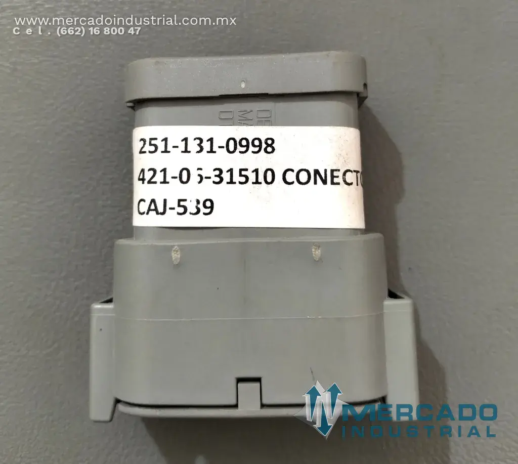 KOMATSU 421-06-31510 CONNECTOR (WA600-3) - imagen 1