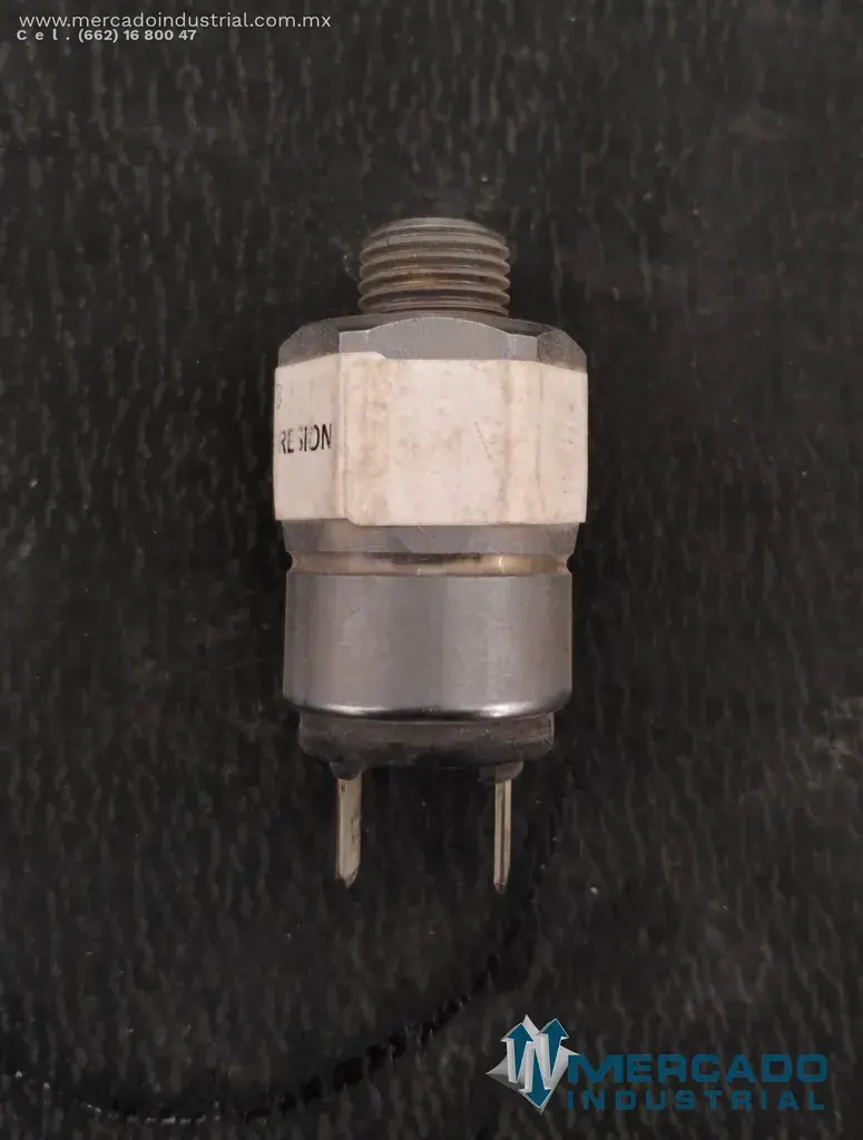 Komatsu 90675340 SENSOR PRESION DE BAJA 0.9 BAR (PC3000-6) - imagen 1