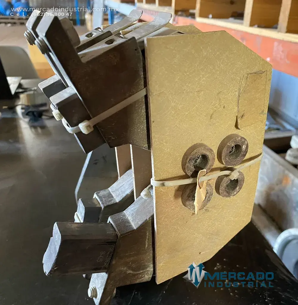 Porta escobilla derecha parte 21120-13 marca P&H - imagen 1