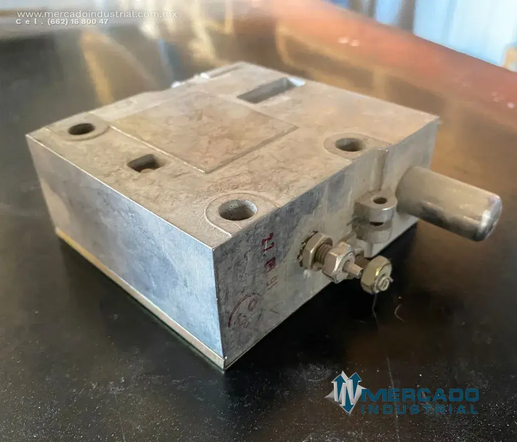 Interruptor 110 V 51 W parte 3AX1101-OE marca Siemens - imagen 1