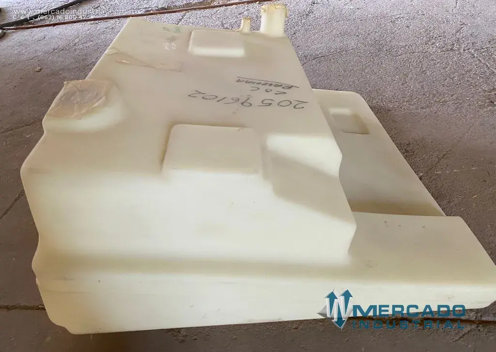 Tanque de combustible 50 litros parte 7102117 marca Bobcat - imagen 1