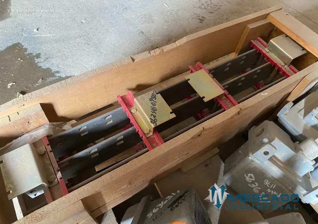 Soporte de barras horizontal cobre 1000 A parte 4719A93G42 marca Westinghouse - imagen 1