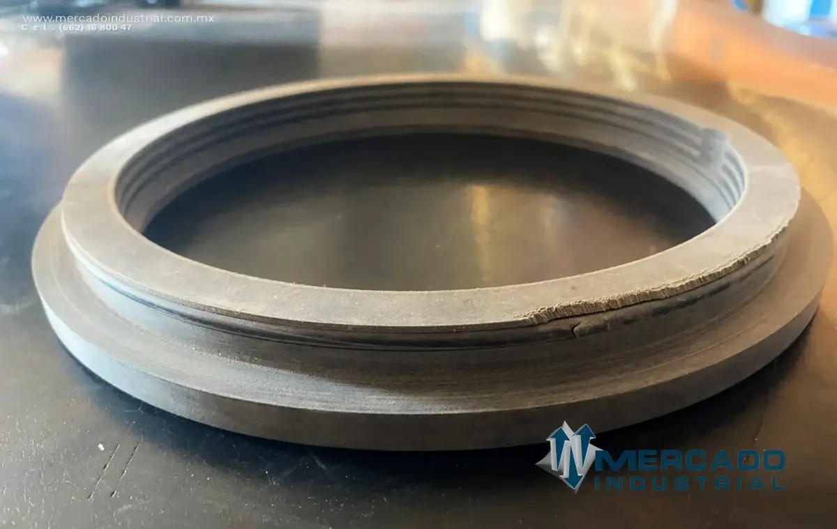 Sello de eje 8 11/32" x 13/16" parte 1122763 marca Caterpillar - imagen 1