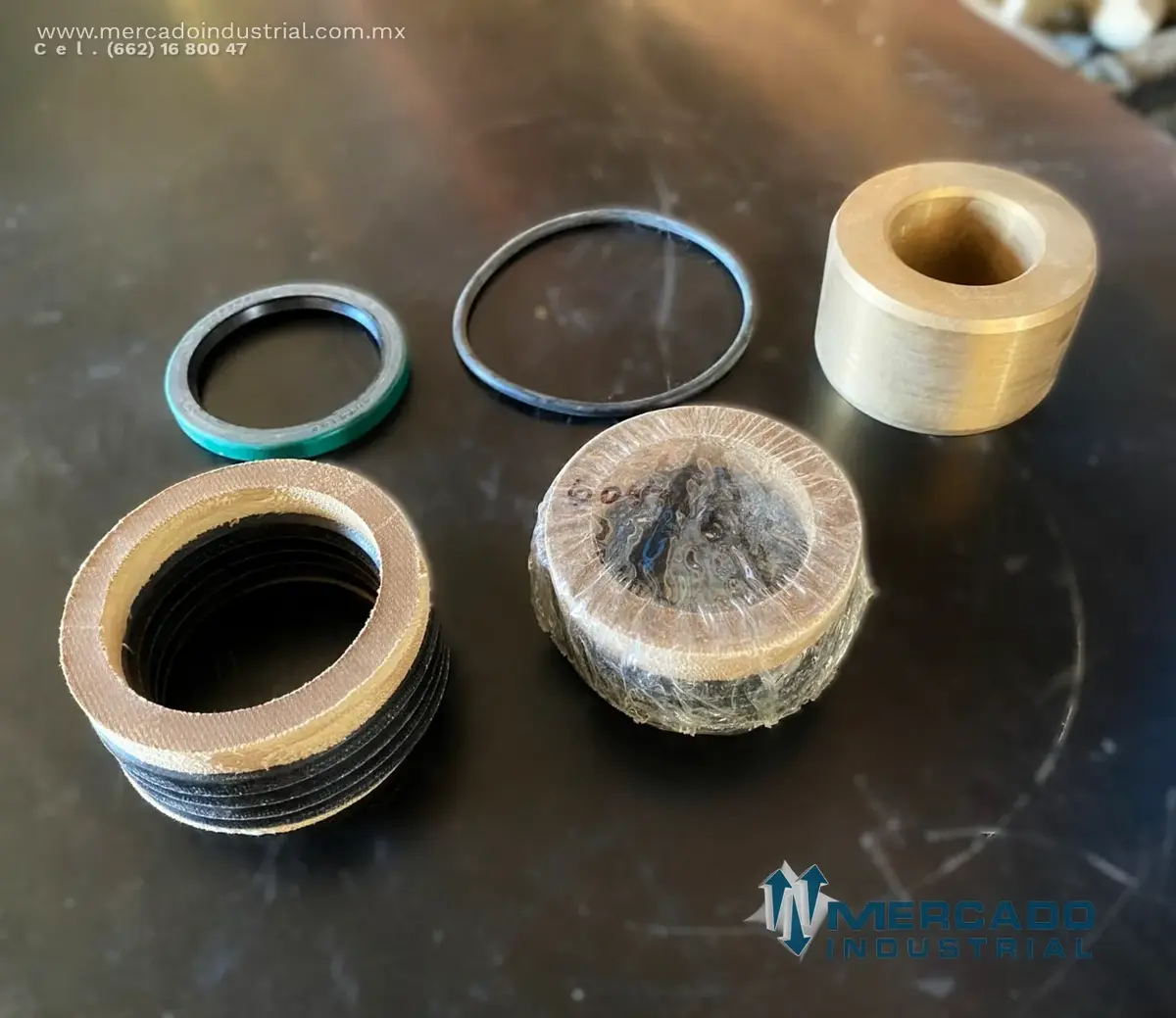 Juego de reparación cilindro hidráulico parte 903378K51 marca Bucyrus - imagen 1
