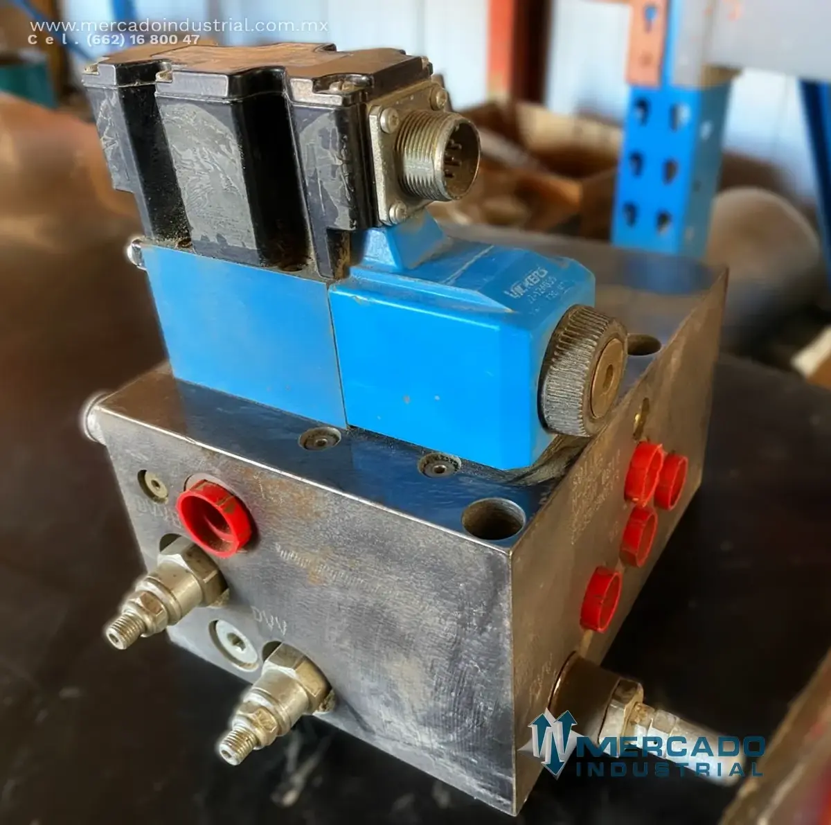 Bloque hidráulico con válvula electrónica 350 BAR 24 V DC marca Vickers - imagen 1