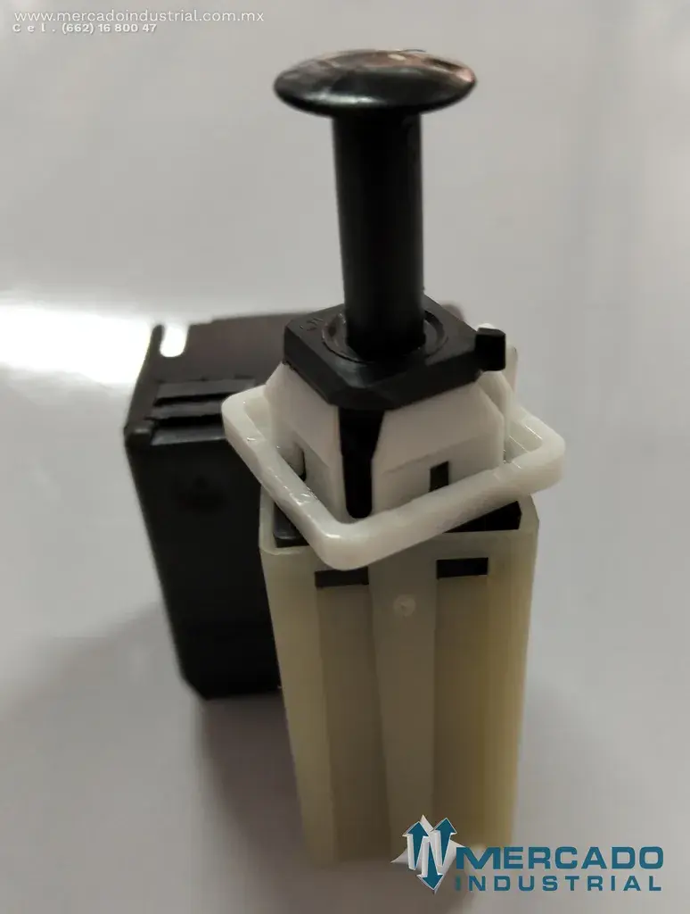 MOPAR 56038914AA INTERRUPTOR LUZ DE FRENO RAM 2500 2011-12 - imagen 1