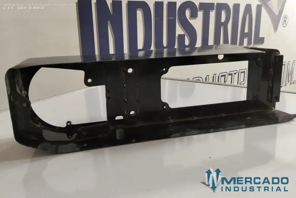 Komatsu 195-43-68150 FRAME (D375A-5) - imagen 1