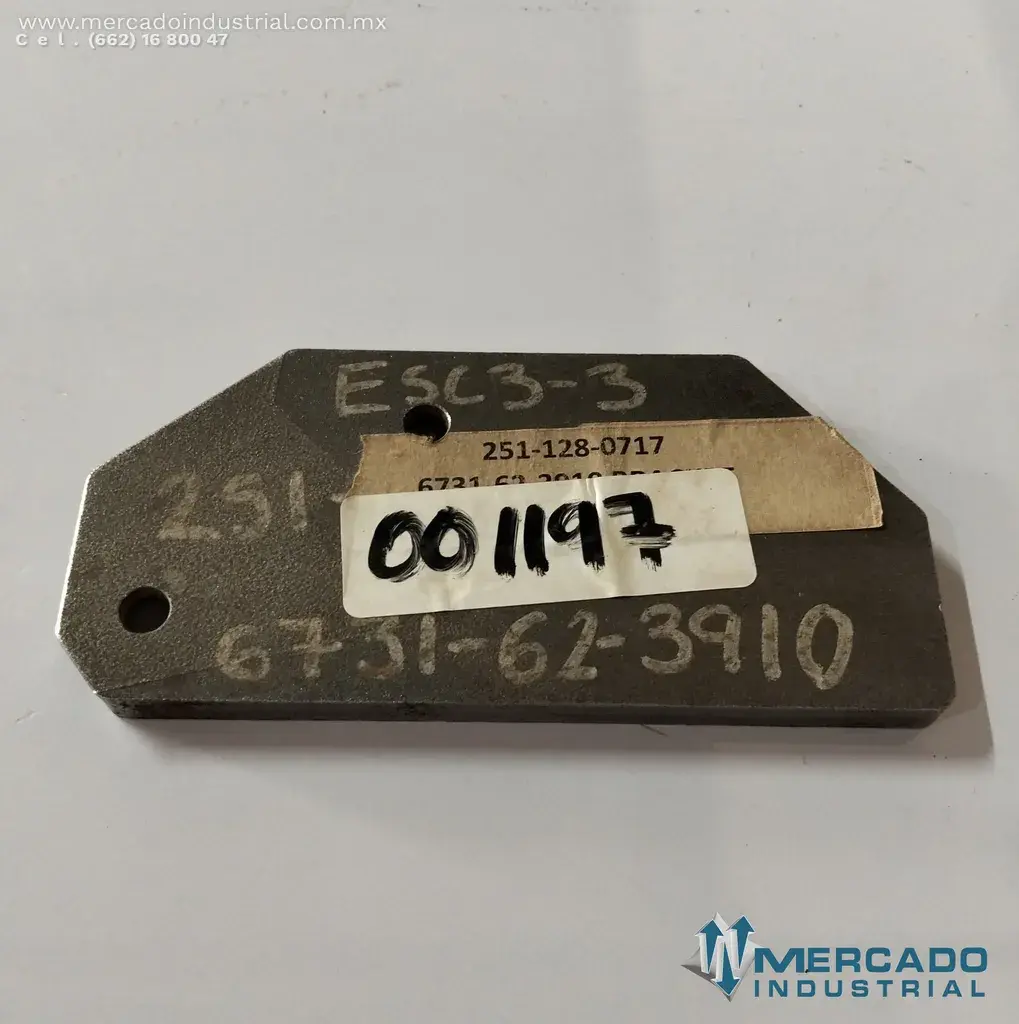 Komatsu 6731-62-3910 BRACKET (WB146-5) - imagen 1