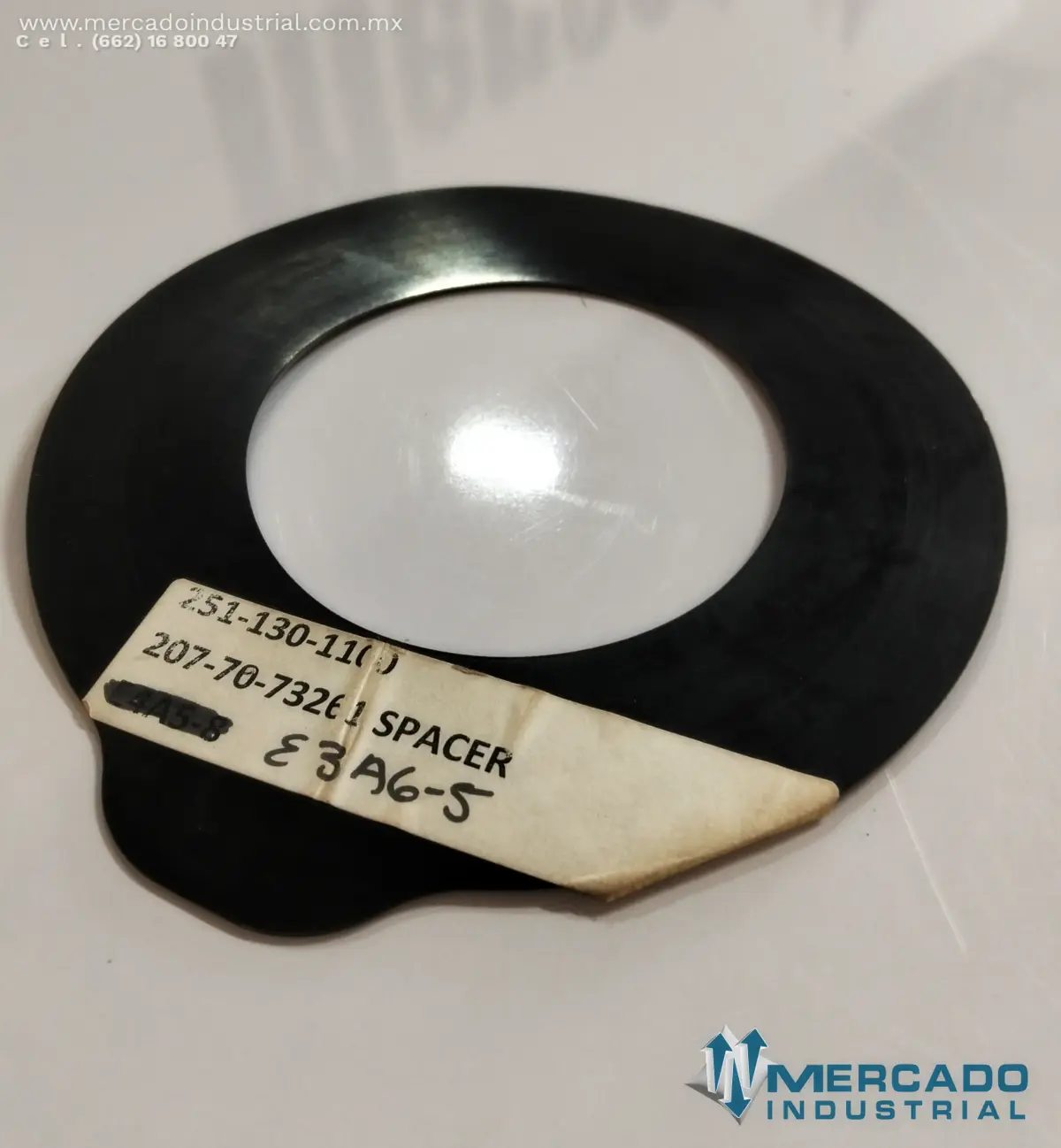 KOMATSU 207-70-73261 SPACER (PC300-7E0) E5C3-4 - imagen 1
