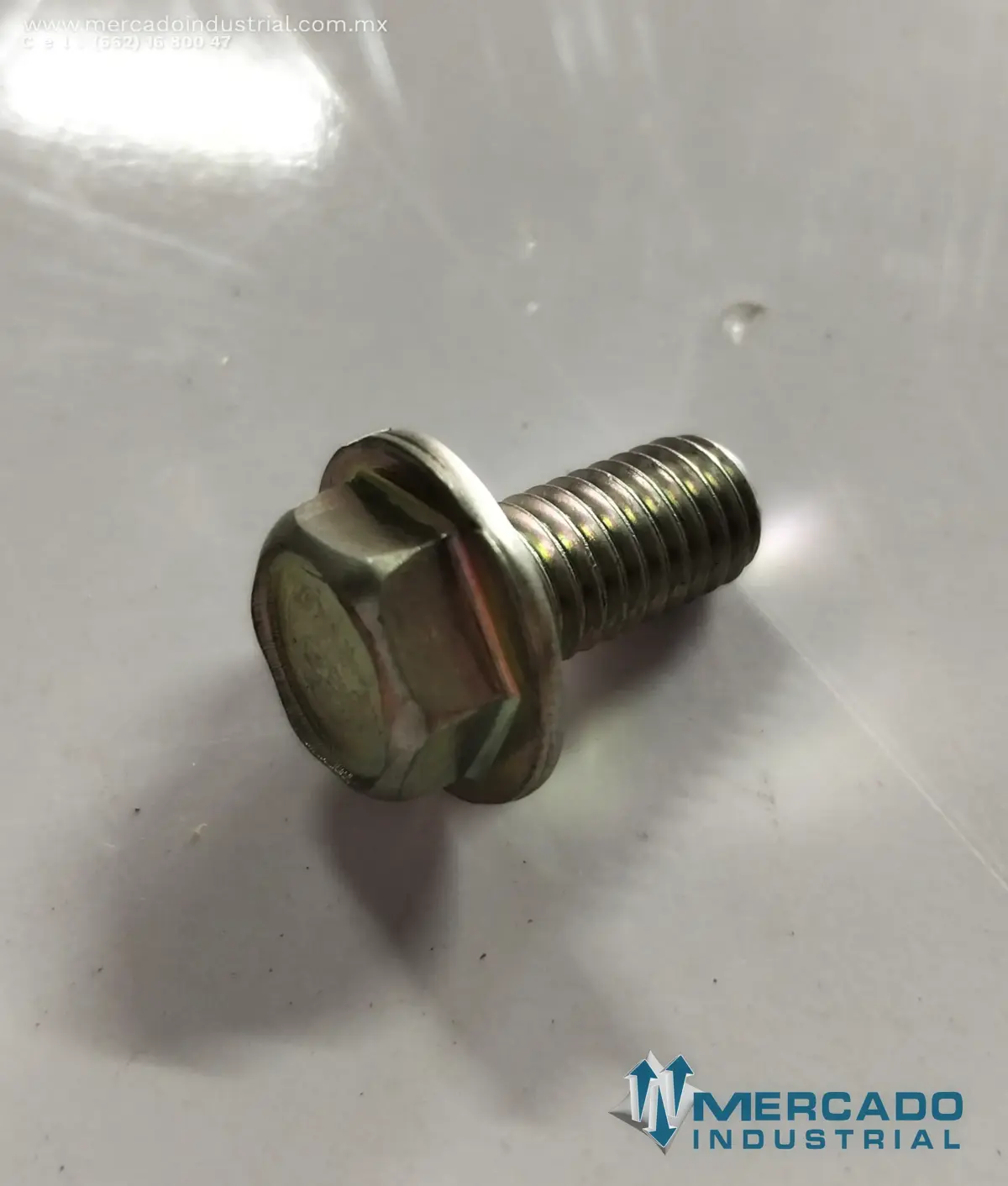 Komatsu 01435-00816 BOLT (HD785-5) - imagen 1