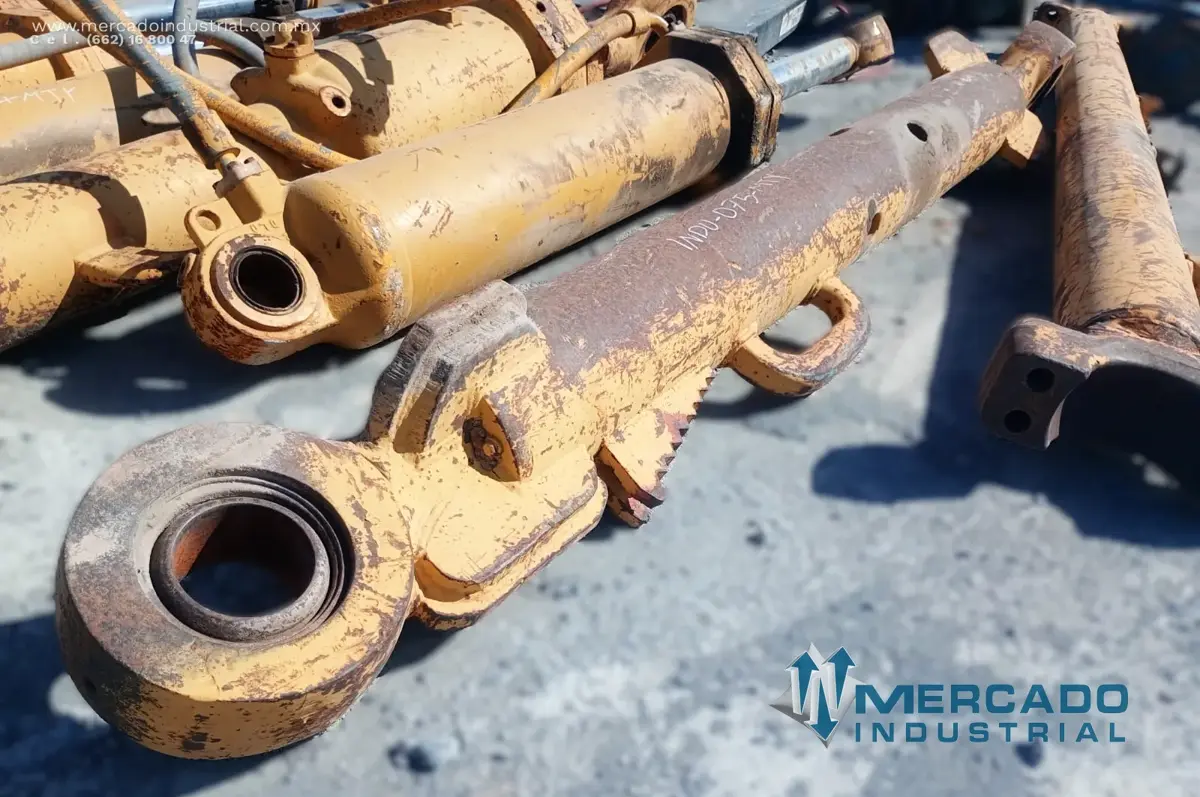 Pistón hidráulico para cargador marca CATERPILLAR - imagen 1