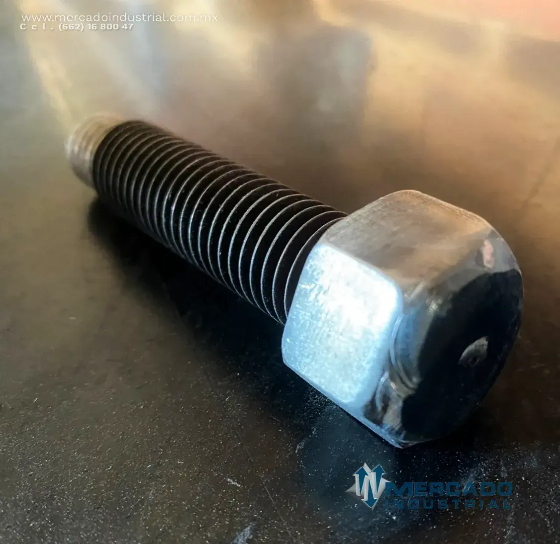 Tornillo hexagonal 1/2" x 3" parte 1268477 marca Caterpillar - imagen 1