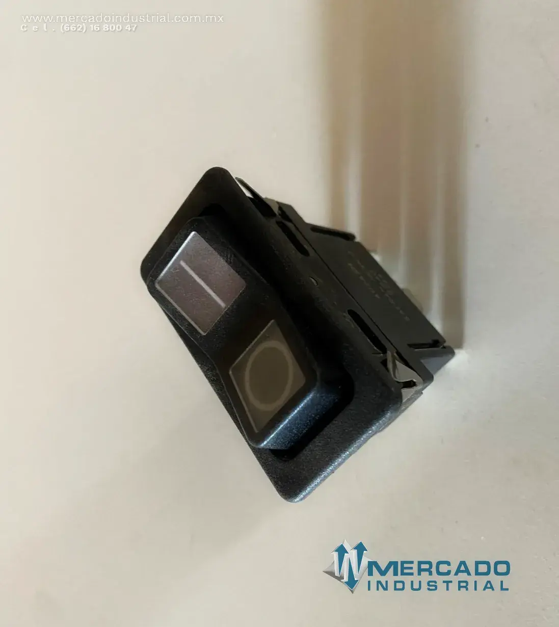 Interruptor basculante (conjunto) parte R30198D34 marca Bucyrus - imagen 1