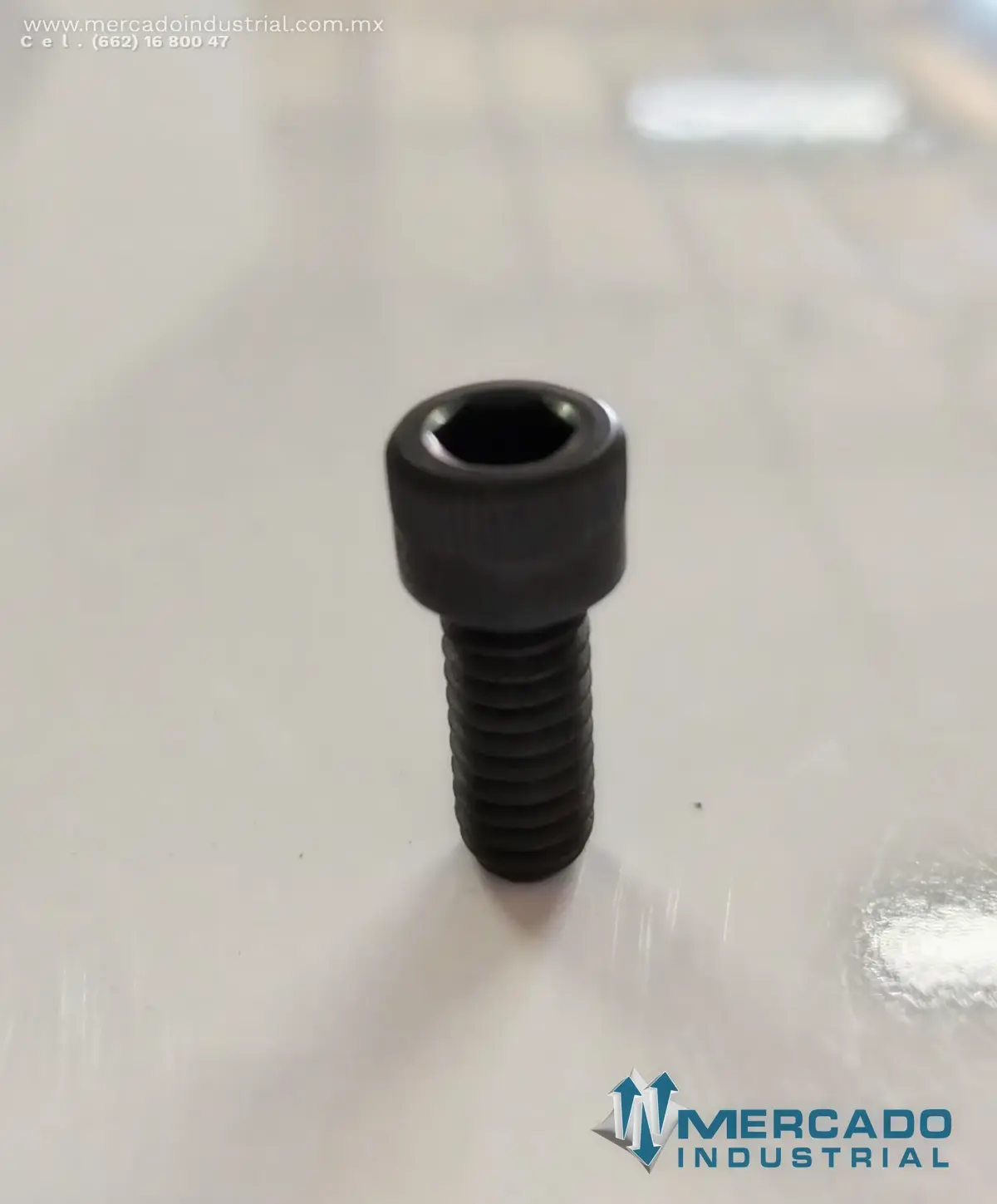 Komatsu 6216-64-3770 BOLT (HD785-5) - imagen 1