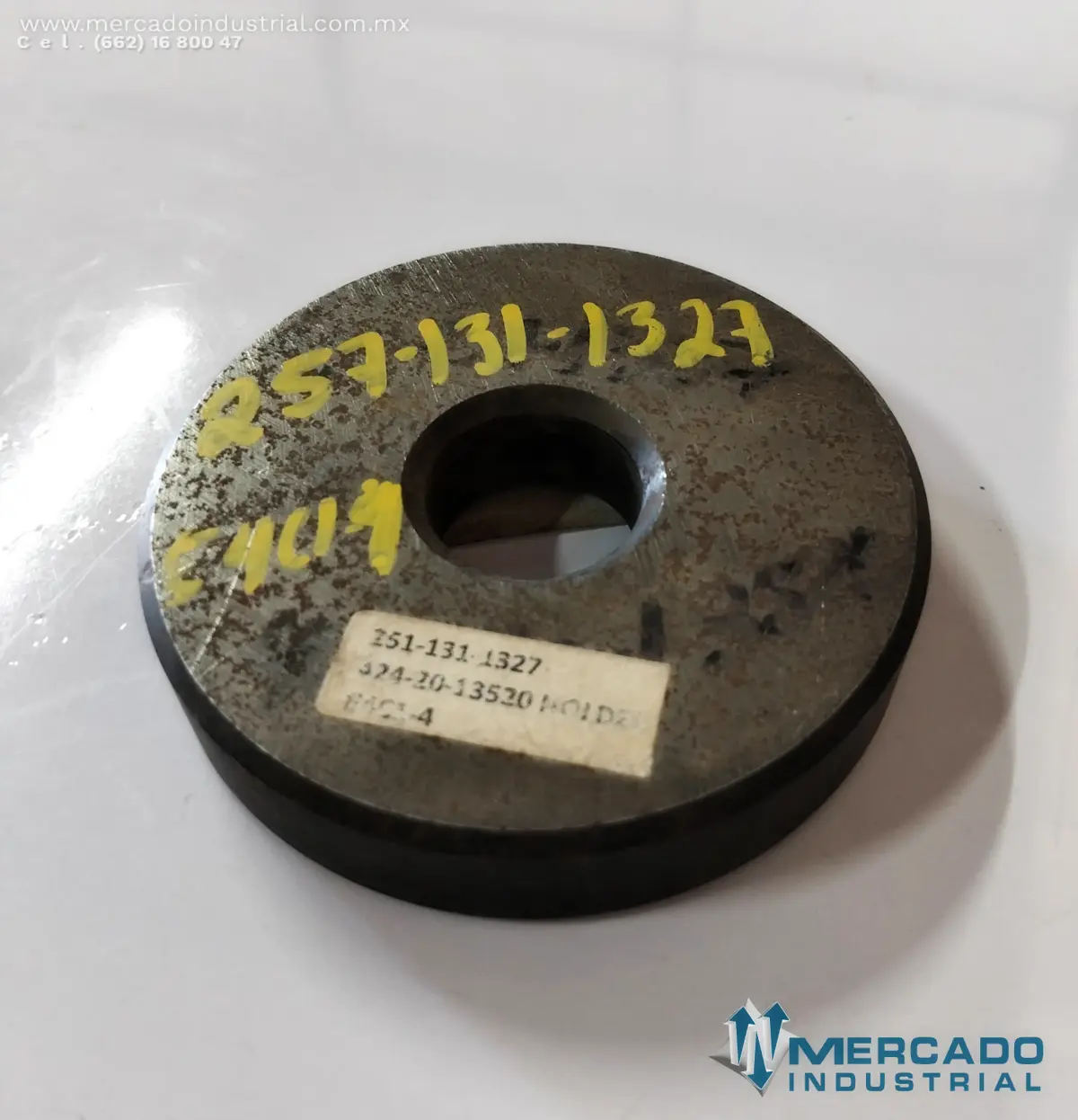 Komatsu 424-20-13520 HOLDER (WA600-6) - imagen 1