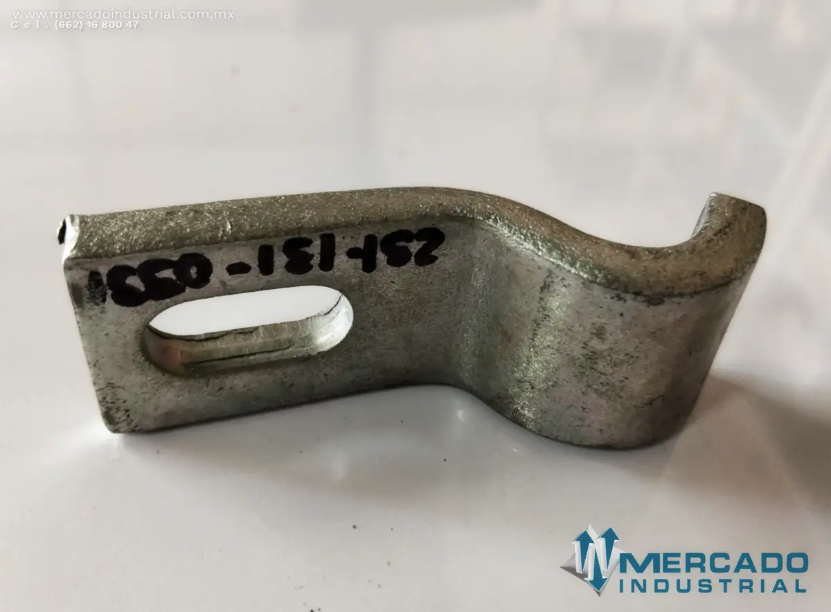 Komatsu 42N-62-14231 CLAMP (WB146-5) - imagen 1