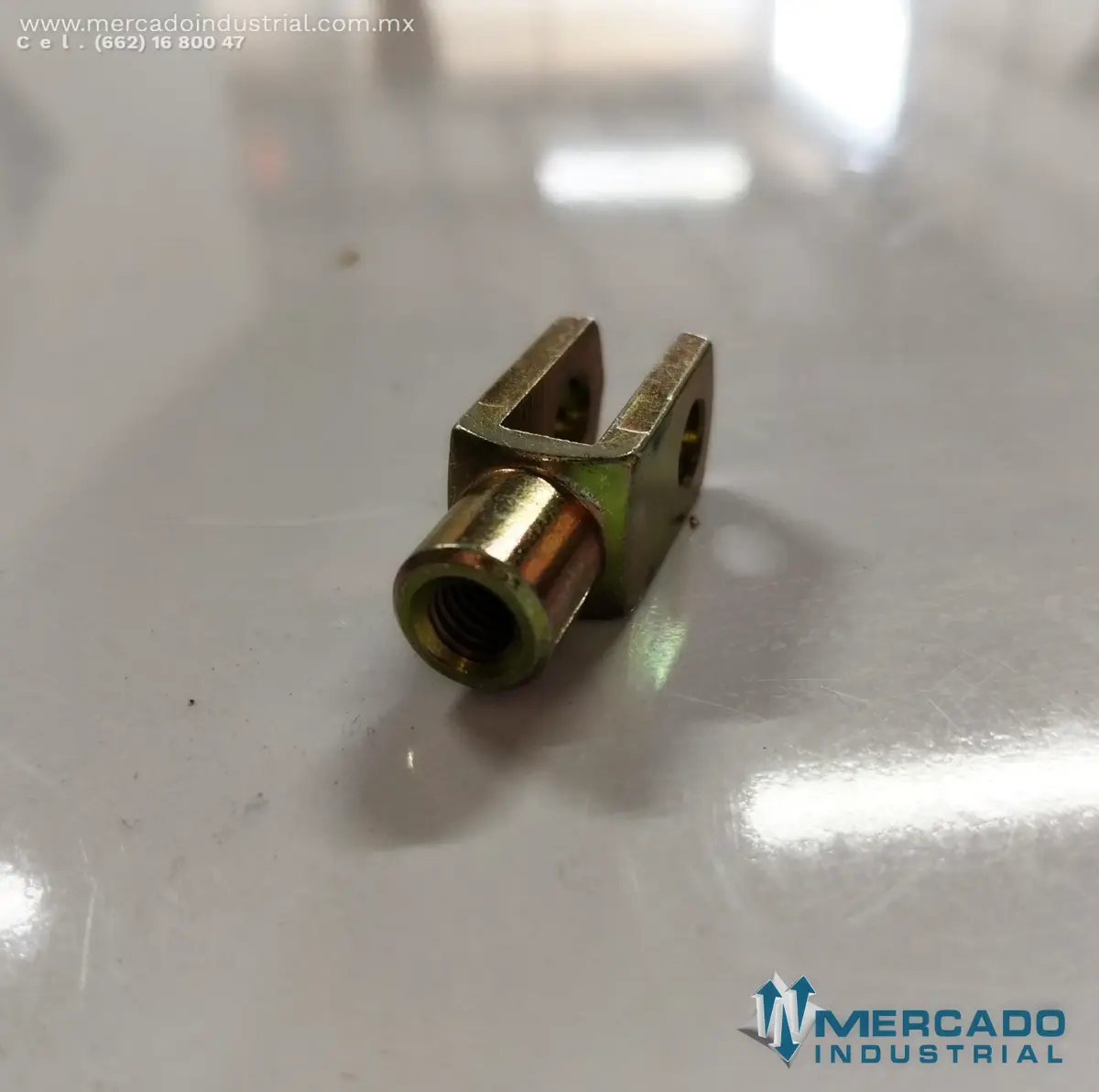 Komatsu 2938544180 CLEVIS (SK815-5) - imagen 1